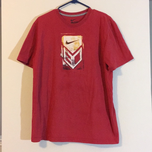white nike shirt with red check